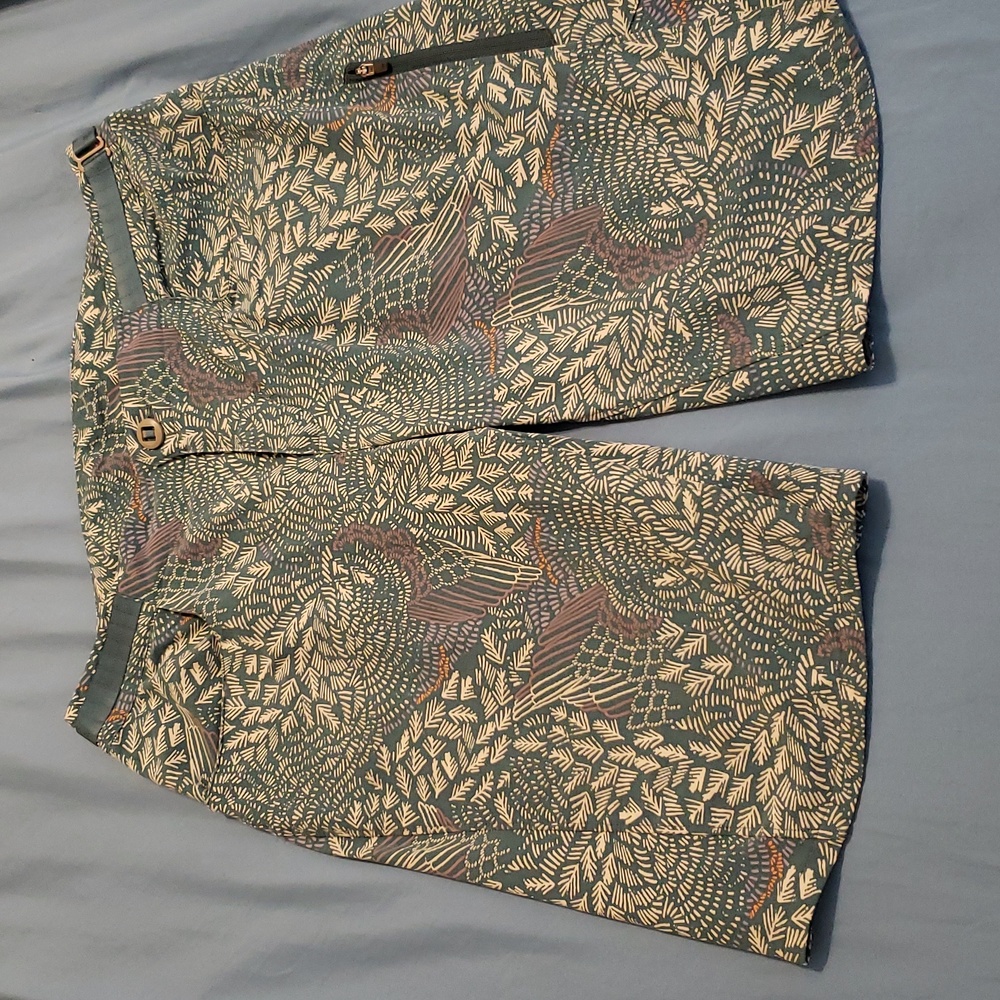 Patagonia Dirt Craft Bike Shorts, W's size 8
